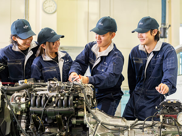 選ばれる理由 | 学校法人 臼井学園｜ファッション・美容｜介護・福祉｜自動車整備士